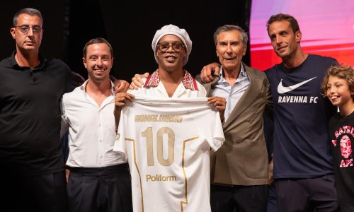 Ronaldinho se s 46 godina vraća nogometu: Potpisao za talijanski klub