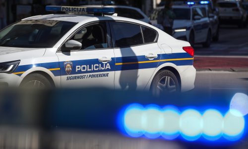 Policija objavila detalje nesreće u kojoj su teško ozlijeđeni motociklist i putnica
