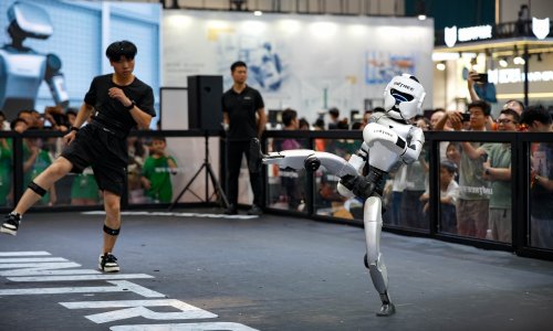 VIDEO Robot brži i od Usaina Bolta! Pogledajte za koliko je pretrčao 100 metara