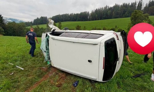 Herojski potez hrvatskih vatrogasaca u Austriji: Iz prevrnutog auta koji se dimio izvukli roditelje i troje djece
