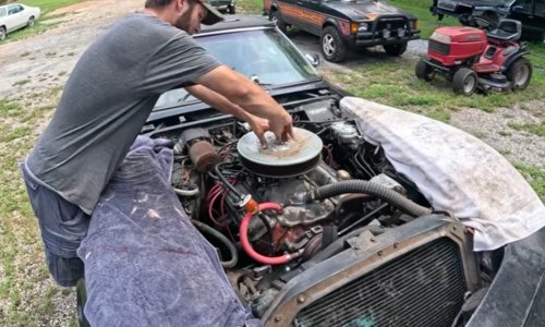 Očev automobil iz snova stajao je u štali 31 godinu: Sin je pokušao upaliti motor i dogodilo se nešto nevjerojatno