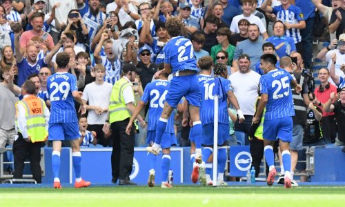 Sjajni Brighton i Vušković pregazili Aston Villu na otvaranju prvenstva