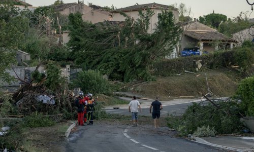 VIDEO Tornado poharao francusko selo: Na trudnicu se urušila kuća, deseci ozlijeđenih