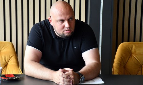 Drama u S. Brodu: Komunalci krenuli uklanjati terasu, ugostitelj im pozvao zaštitare