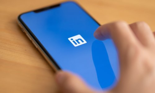 LinkedIn je uveo dugme za označavanje AI smeća. Postalo je hit