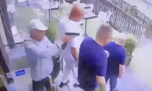 Hladnokrvna likvidacija pred kamerama: Prišao mu s leđa i pucao iz neposredne blizine