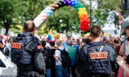 Drama u Njemačkoj: Satima ostali visjeti na zaglavljenom vrtuljku