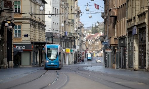 Taksi naletio na pješakinju u centru Zagreba: Žena ostala ležati na tramvajskoj pruzi
