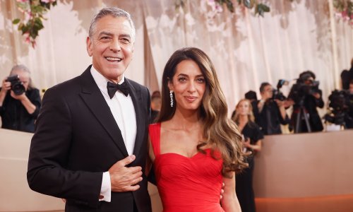 Amal Clooney zablistala u haljini staroj više od 20 godina i sandalama koje želimo odmah