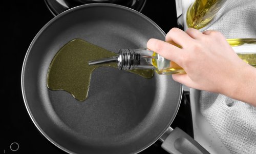 Nije svako ulje isto, a za ukusan obrok važno je odabrati pravo: Ovo su najbolji izbori za prženje