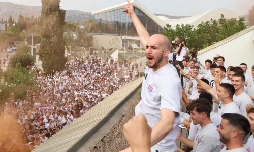 Hajdukovi igrači dočekani na Poljudu, navijači pjevali 'Gazi purgere'