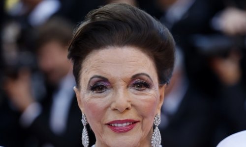 Vruće ljeto na Francuskoj rivijeri: Joan Collins očarala prizorima s ljetovanja, njezinoj energiji svi se dive