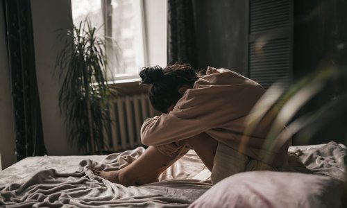 Kako zaustaviti tjeskobu prije spavanja i napokon mirno utonuti u san