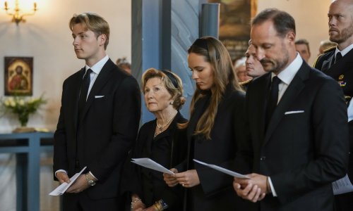 Norveška oplakuje kralja Haralda V.: Kraljevska obitelj prisustvovala misi u Askeru