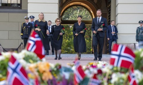 Pustili ga iz pritvora s nanogicom: Sin nove kraljice hodao uz lijes norveškog monarha, osuđen je za silovanje