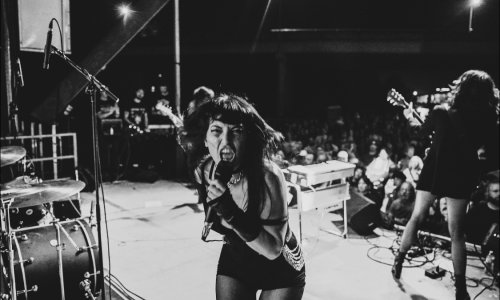 All girl bend iz Seattlea The Darts promovira album u Tvornici kulture
