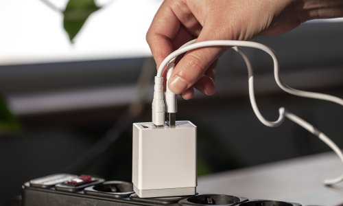 Je li sigurno ostaviti punjače stalno u utičnici i koliko vas to košta? Pogledajte