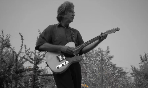 Preminuo Deni Kožić, zagrebački gitarist i kantautor