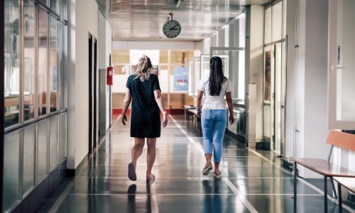 Koliko danas zarađuju medicinske sestre i liječnici? Državni tajnik iznio brojke
