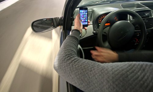 Istraživanje otkrilo zastrašujuću istinu o mobitelu za volanom: Policija vidi tek dio problema