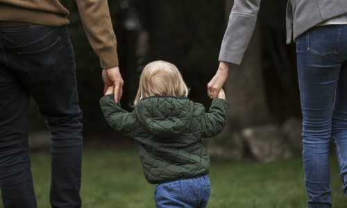 Stalno su se svađali oko toga tko radi više oko djece. Onda su uveli jedno jednostavno pravilo