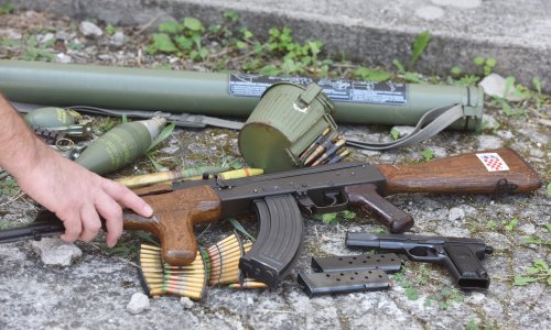 Policija u Lici pronašla ručne bombe iz rata, imaju upozorenje za građane