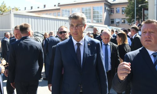 Plenković: Iz svemira se vidi što oporba radi. Problem neće riješiti prosvjed, nego Vlada