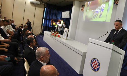 Velikani splitskog nogometa na komemoraciji legendarnom hajdukovcu Ivanu Gudelju