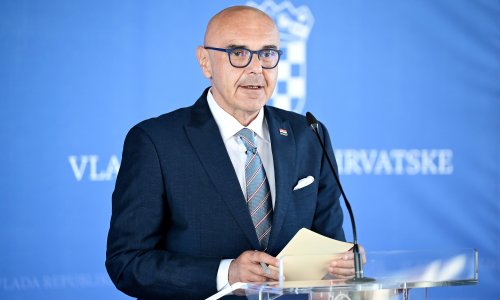 Ružić odgovorio roditeljima i udrugama: 'Tri eura nisu cijena roditeljskog rada, niti je 11 eura plaća asistenta'