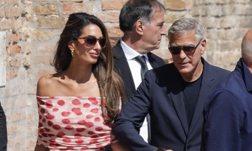 Amal Clooney zablistala u Veneciji: Haljina s upečatljivim detaljem ukrala svu pažnju
