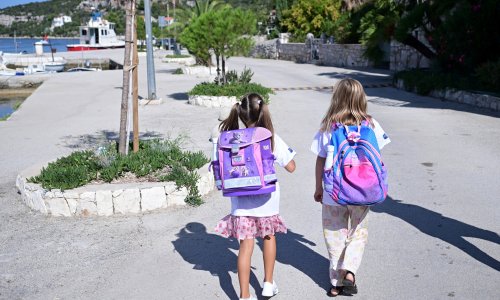 Gotovo 300 tisuća učenika kreće u školu: Što se mijenja s praznicima, maturom...