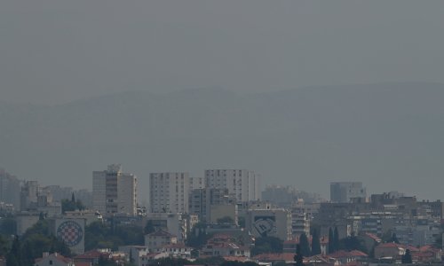 Dim nad Dalmacijom: Uznemireni građani masovno zovu 112, evo što je uzrok