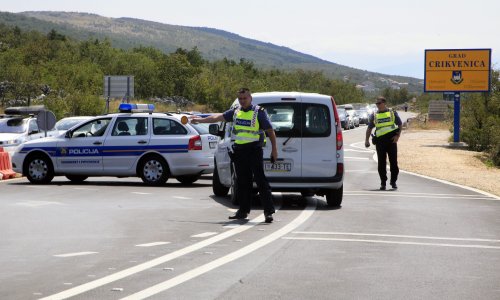 Vraćate se s mora? Polako - u priobalju puše jak vjetar!