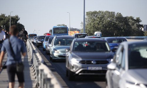 Školarci se vratili, kolone u Zagrebu na sve strane, evo gdje je najgore