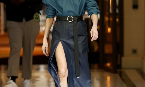 Koža od glave do pete: Celine Dion u Parizu demonstrirala kako nositi najodvažniji jesenski trend