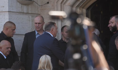 Na Mladićev pogreb stigao politički vrh Republike Srpske: Ukazali se i Dodik i Draško Stanivuković