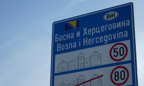 Posudili ste auto s BiH tablicama i vozite ga po Hrvatskoj? Jedna stvar odlučuje smijete li uopće biti za volanom