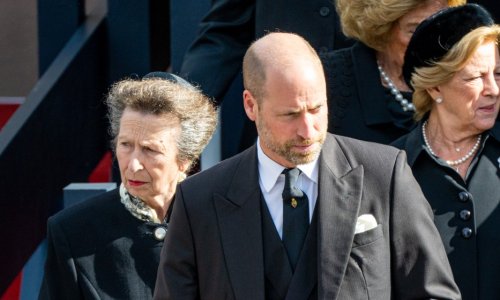 Princ William stigao bez Kate na sprovod kralja Haralda: Društvo mu pravila teta Anne
