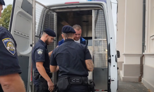 VIDEO Ovo je osumnjičeni za femicid u Slatini, danas je priveden u bjelovarski zatvor