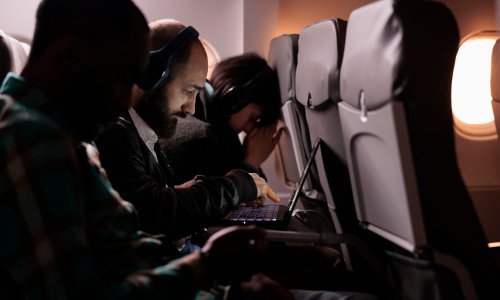 Zašto je Wi-Fi u avionu toliko skup i kako internet uopće radi na 10.000 metara