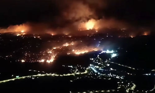 Noćne snimke iz zraka otkrivaju veličinu požara na Braču: Dvije osobe ozlijeđene