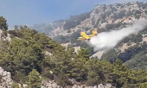 VIDEO Buknuo novi požar na Braču! Stigao još jedan kanader