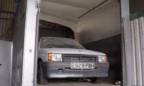 12 godina nitko nije smio dirati ovaj automobil: Kad su napokon otvorili vrata, ostali su u šoku