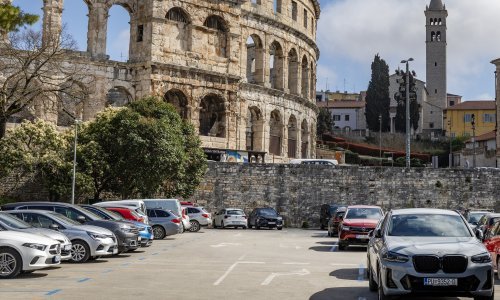 Tko je kriv za sudar na parkingu? Hrvatski sud srušio čestu zabludu vozača