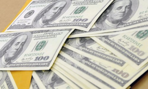 Mislila je da ne zna štedjeti, a u ormaru je skupila 16.500 dolara: Imala je samo jedno pravilo