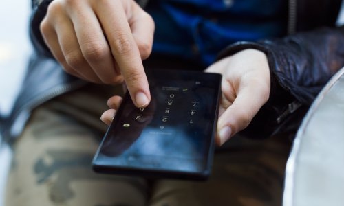 Ovaj virus može vam preuzeti mobitel i ukrasti bankovne podatke, a ima i nevjerojatan trik