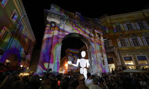 Festival svjetla u Puli donosi 23 rada na 16 lokacija