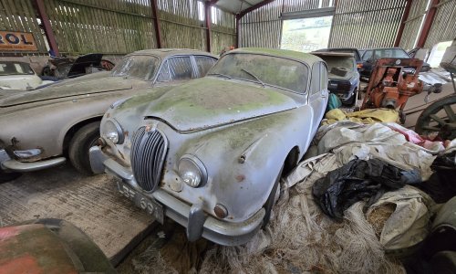 Vlasnik salona 1960. odbio je prodati ovaj potpuno novi auto: 66 godina kasnije teško je povjerovati što je sačuvao