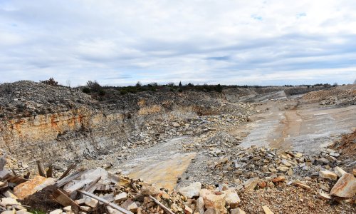 Država kreće u sanaciju kamenoloma u Benkovcu: Ondje se nalazi 6500 tona otpada
