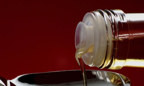 Svakodnevno ispijate 'shot' jabučnog octa? Nikada ga nemojte piti nerazrijeđenog